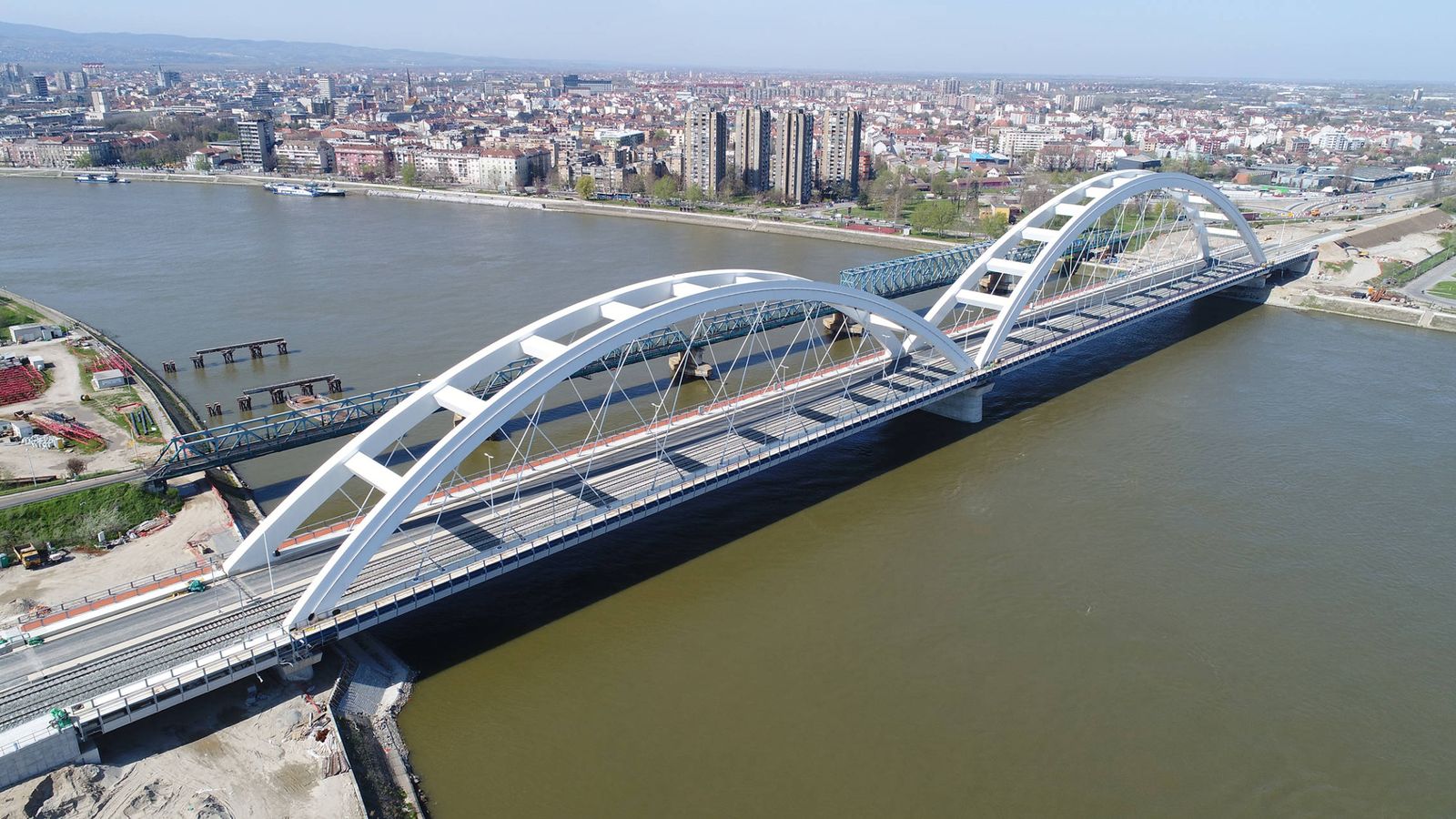 Foto: Puente construido por Azvi en Serbia. (Foto: Grupo Azvi)