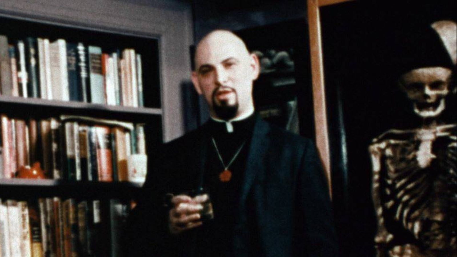 Anton LaVey, en una escena de 'Satanis: The Devil's Mass'.