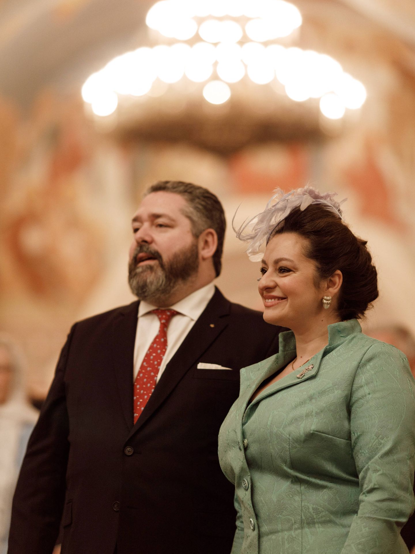 Los felices padres, durante la ceremonia. (Cortesía familia Románov)