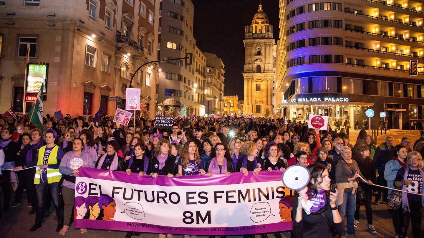 Cabecera de la manifestación del 8M en Málaga. (EFE)