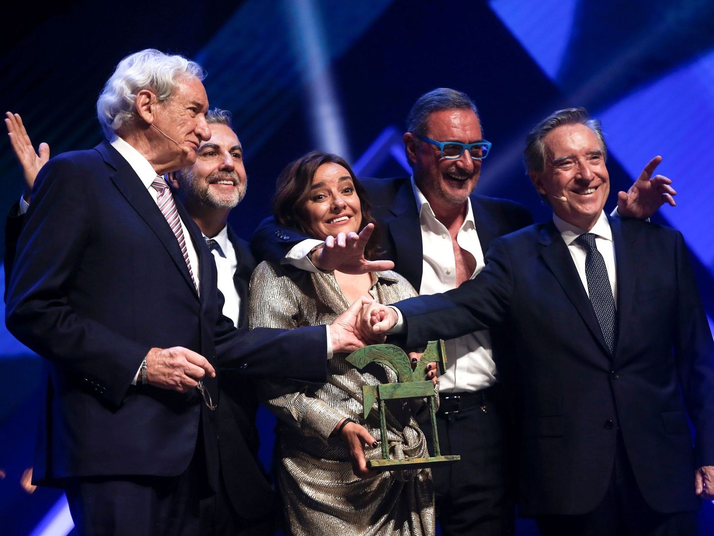 Luis del Olmo, Carlos Alsina, Pepa Bueno, Carlos Herrera e Iñaki Gabilondo, en los Premios Ondas. (EFE)