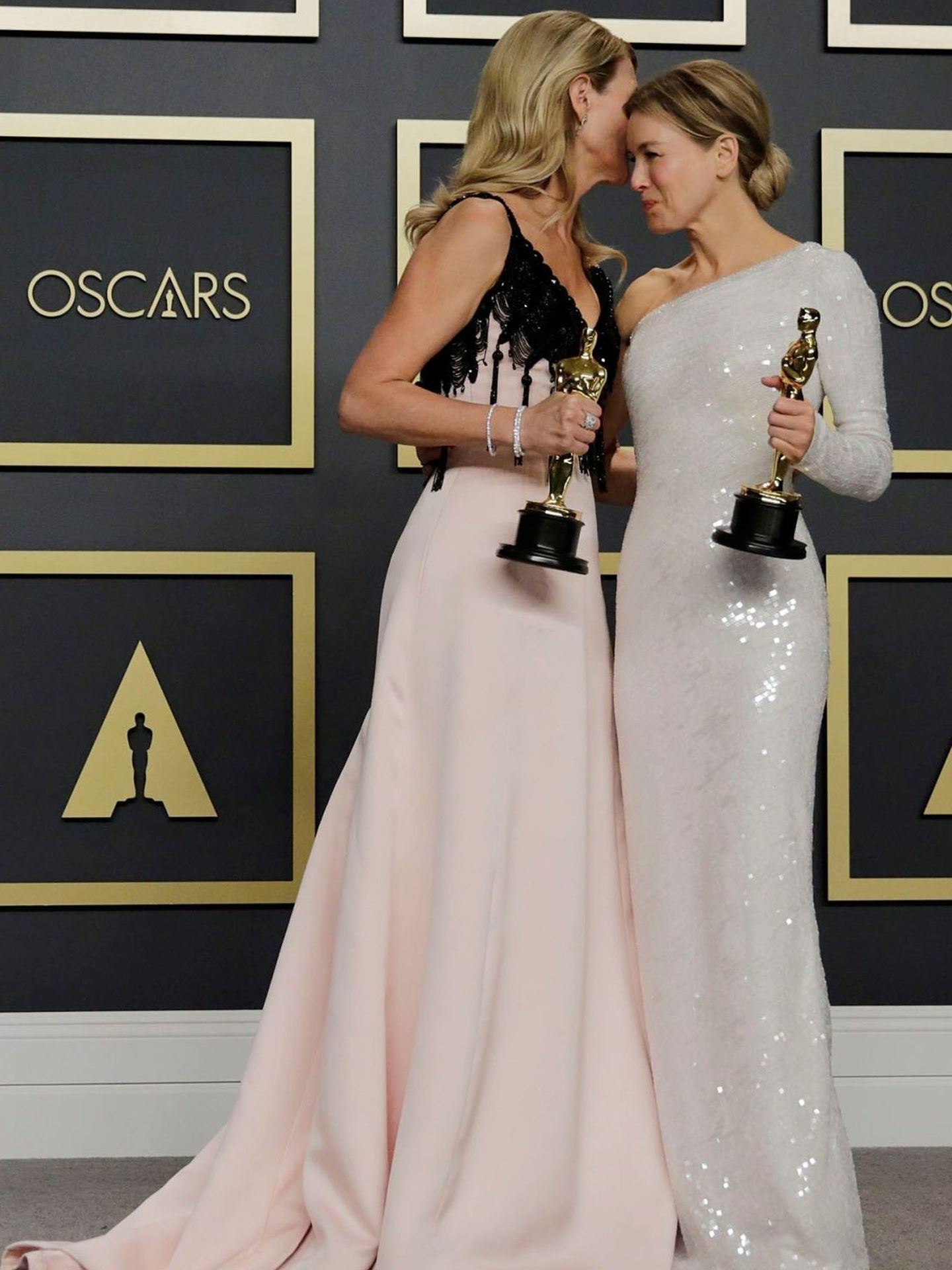 Laura Dern y Renée Zellweger, ganadoras de sendos Premios Oscar en 2020. (EFE)