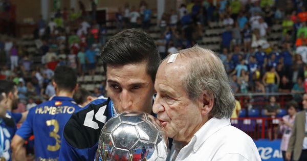 Foto: José María García celebra el título de liga del Movistar Inter en 2017. (EFE)