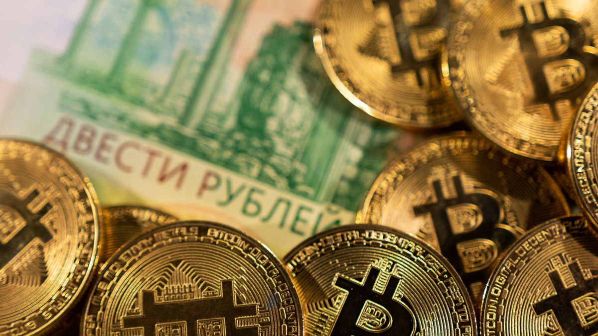 Bitcoin: ¿refugio o alternativa para huir del desplome del rublo por la guerra en Ucrania?