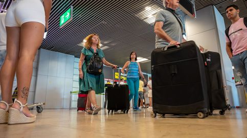 Las aerolíneas aún cobrarán el equipaje de mano pese a la multa de 150 M a Ryanair, Volotea, Vueling y EasyJet