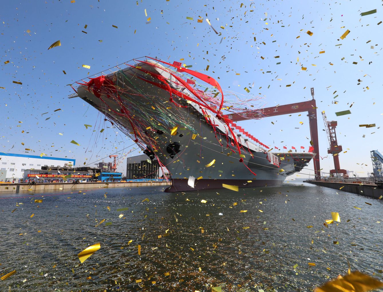 Celebración por el lanzamiento del segundo portaaviones chino (Reuters)