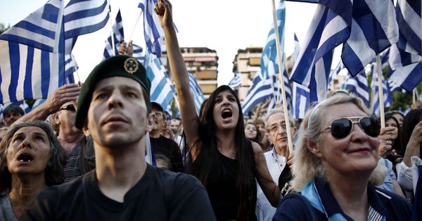 Foto: Simpatizantes del partido Amanecer Dorado durante un mitin electoral en Atenas, en mayo de 2014. (Reuters)