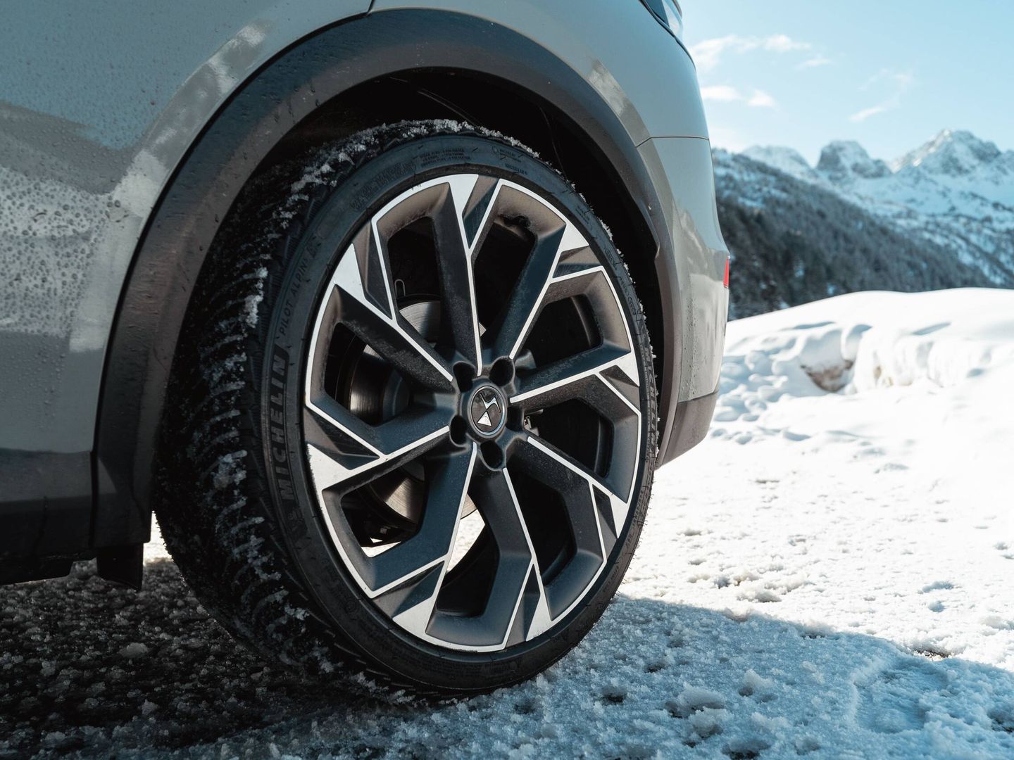 En nuestra prueba el DS7 iba equipado con neumáticos Michelin 'All Season'.