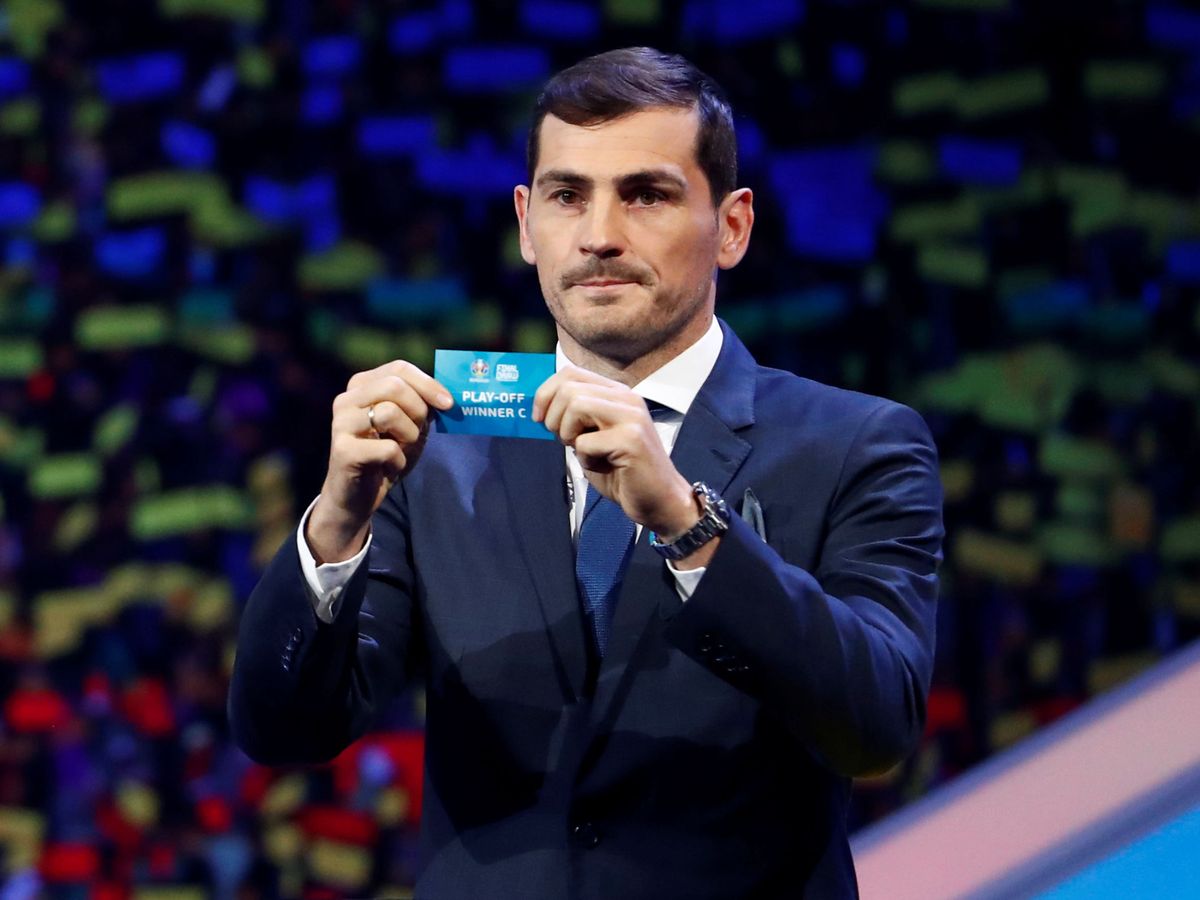 Foto: Casillas, en el sorteo de grupos de la Eurocopa (Reuters)