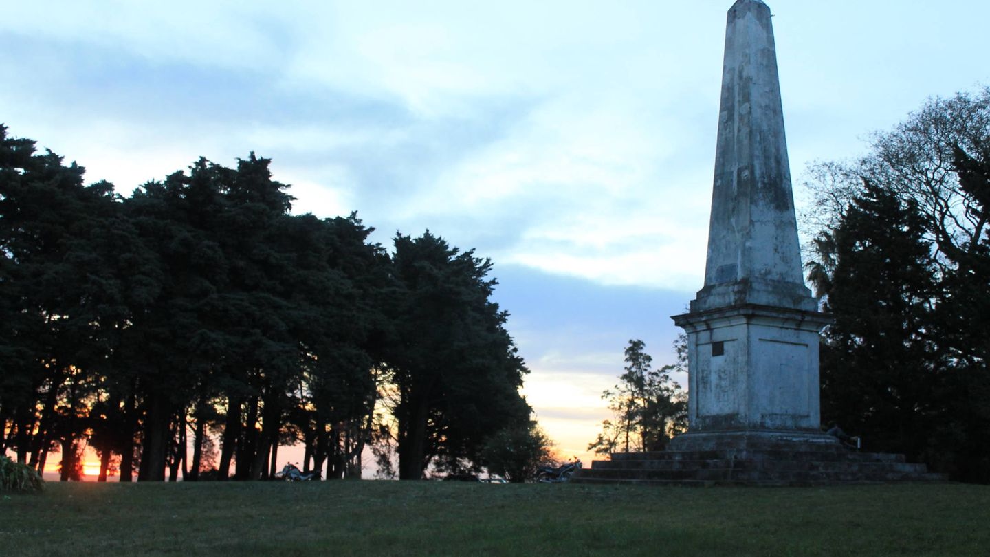Obelisco a Díaz de Solís en Uruguay. (Wikimedia Commons)