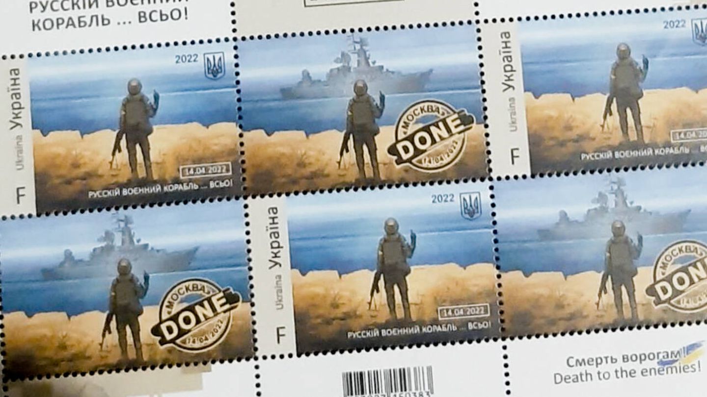Los ucranianos hicieron cola para comprar los sellos dedicados al hundimiento del buque ruso Moscú. (Cedida)