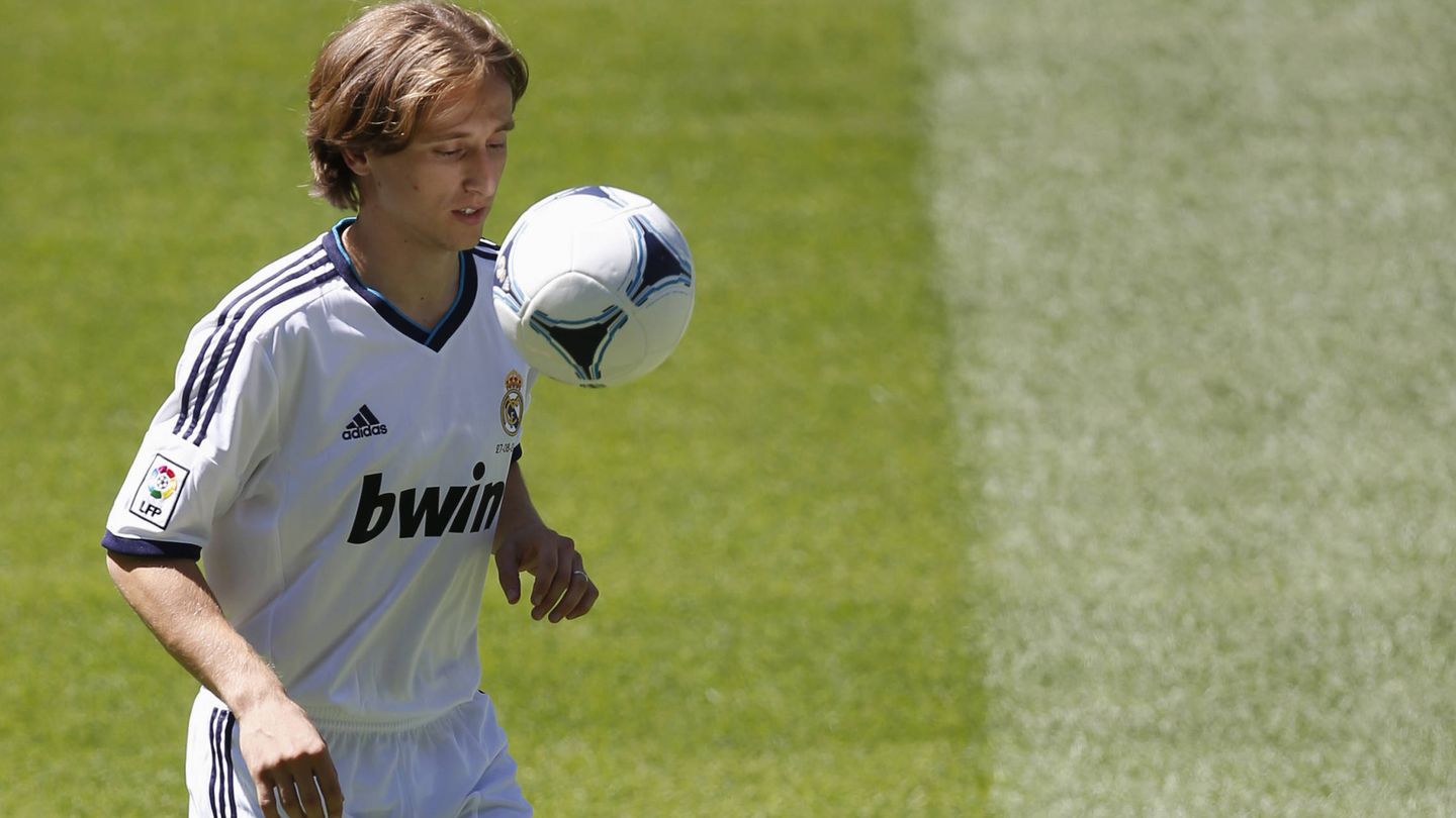El Real Madrid fichó a Modric a finales de agosto de 2012, tras una larga negociación con el Tottenham. (Reuters)