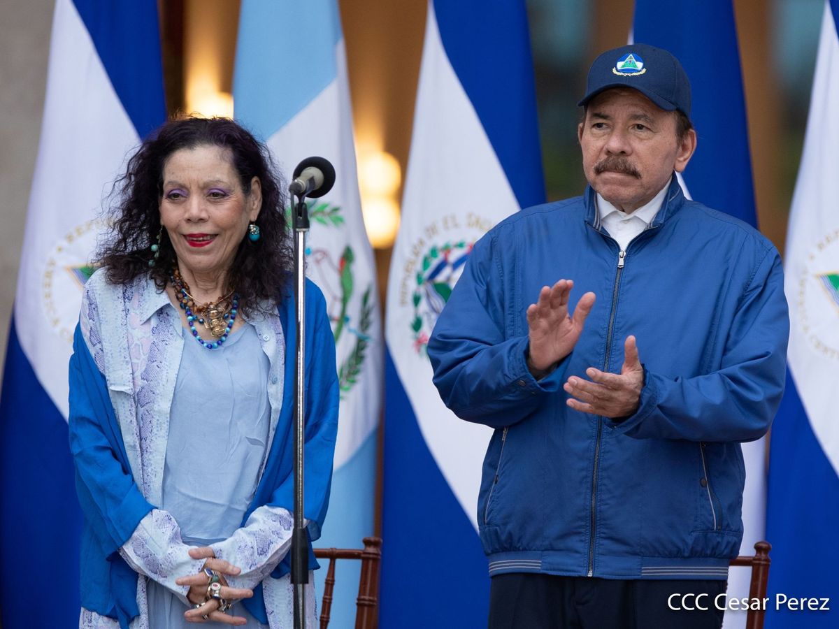 Foto: El presidente de Nicaragua, Daniel Ortega, junto a su esposa y vicepresidenta, Rosario Murillo. (Reuters)