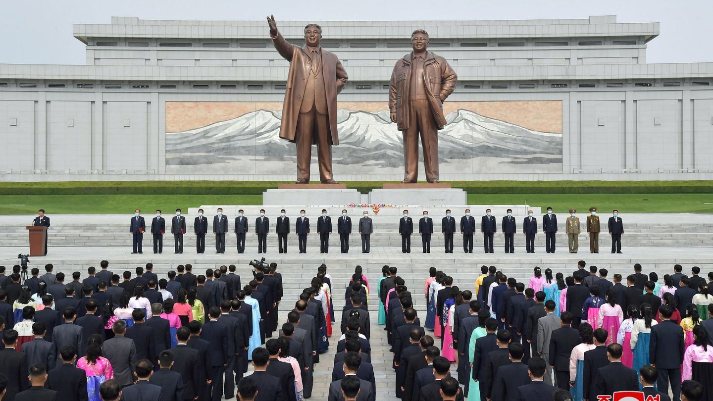Ciudadanos en Pyongyang. (Reuters)