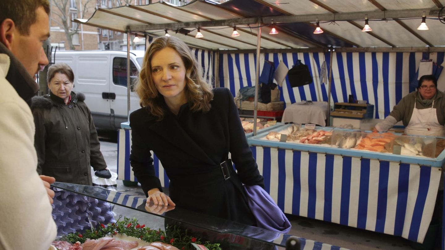 Nathalie Kosciusko-Morizet hace campaña en un mercado de París. (Reuters)