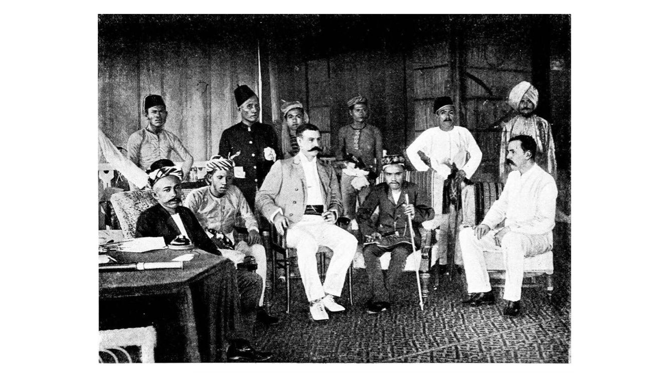 Foto: W. C. Cowie, director gerente de BNBC, con el sultán de Joló en una imagen de archivo. (Dr. Johnstone/A.J. West)
