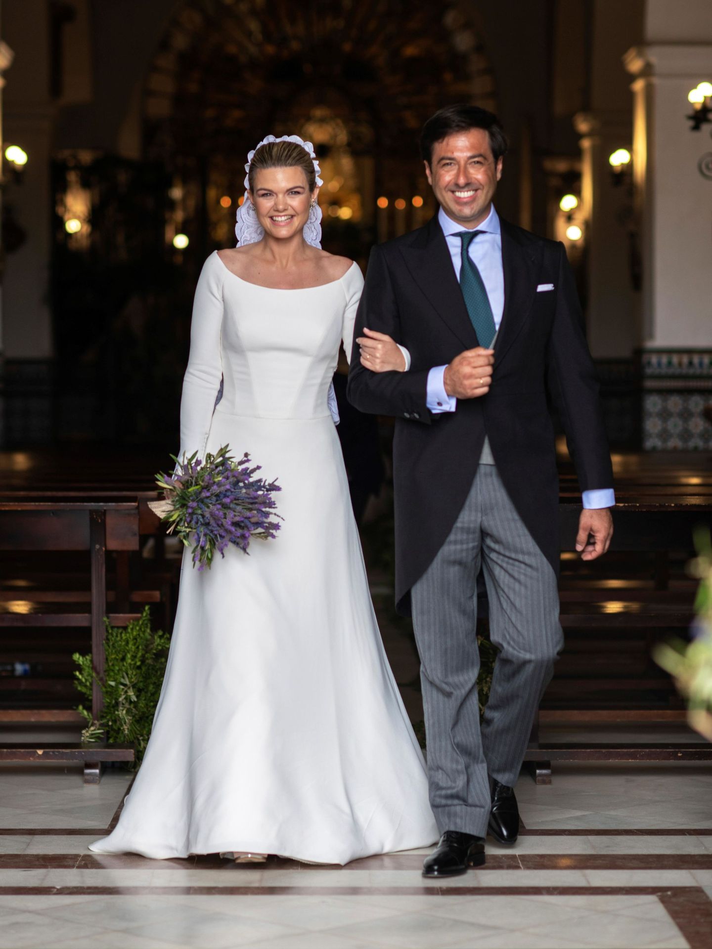 Alejandra Ruiz de Rato y Ernesto Novales,  tras su boda. (Liveen Group/EFE)