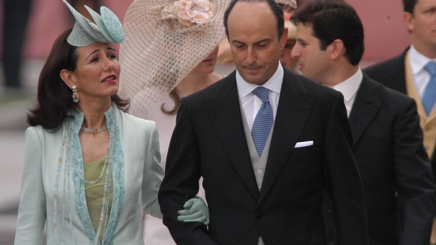 Ana Botín y Guillermo Morenés, en la boda de Felipe VI y Letizia Ortiz. (Cordon Press)