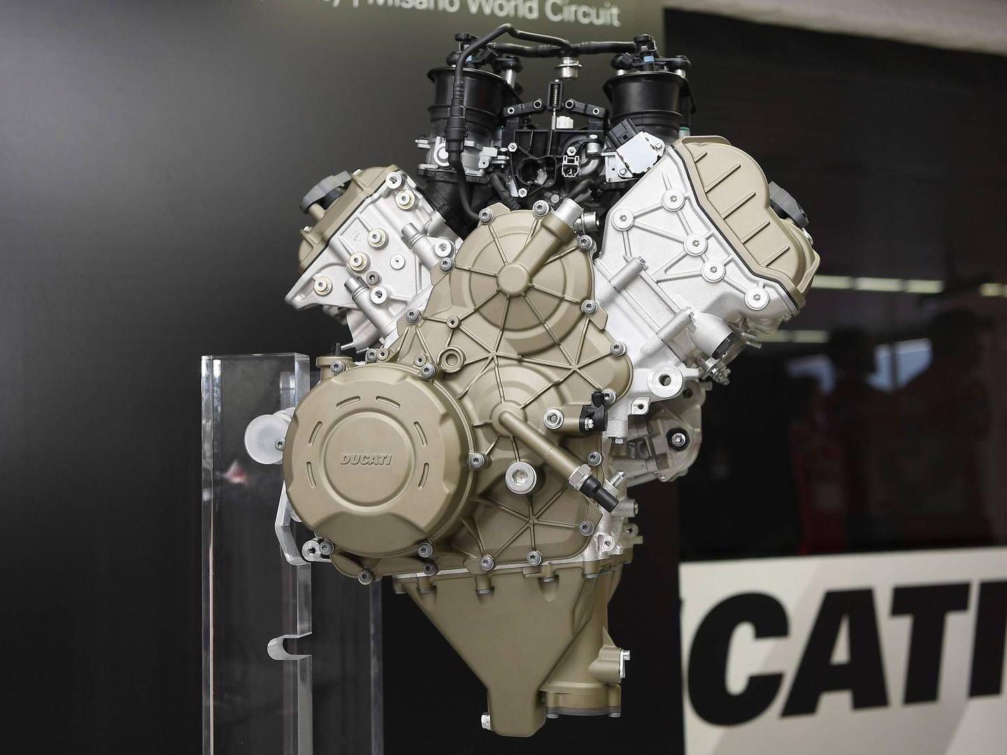 Éste es el nuevo motor V4 de Ducati, denominado Desmosedici Stradale.
