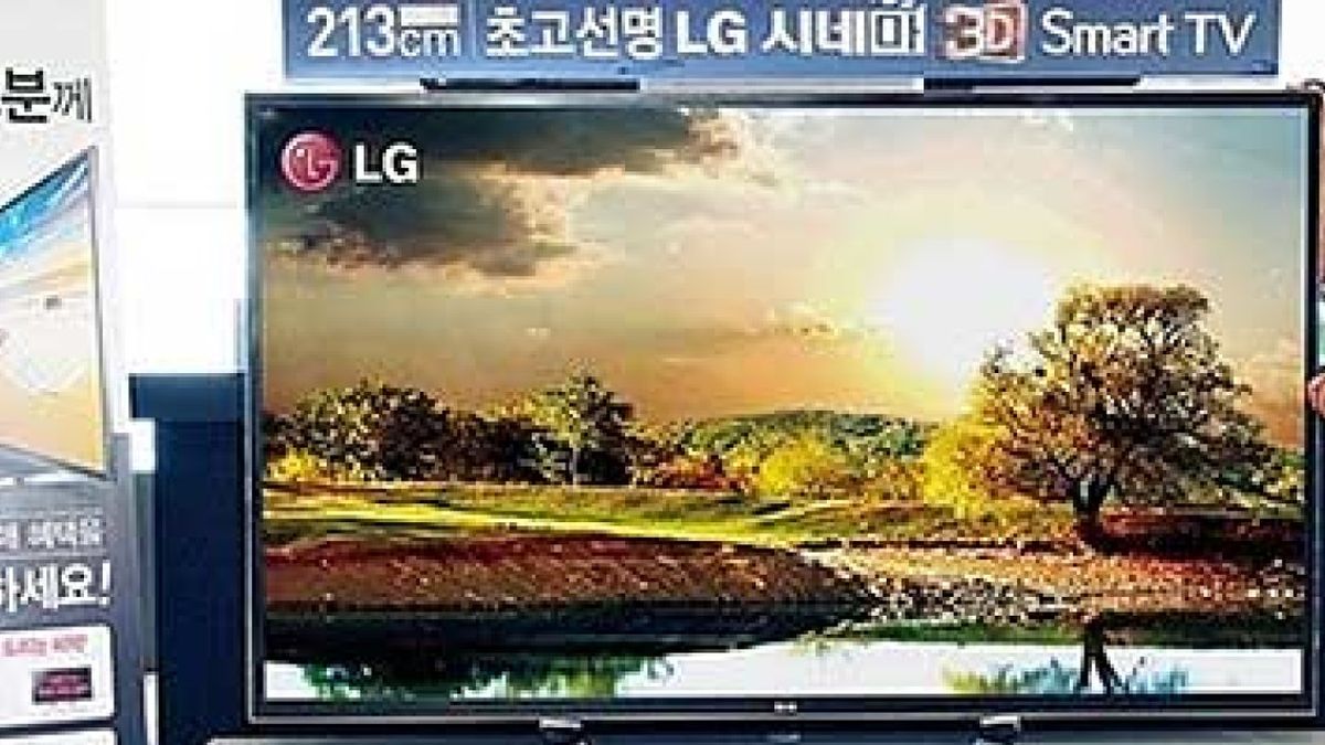 LG lanza una gigantesca televisión de 97 pulgadas: mide dos metros de ancho  y cuesta 30.000 euros