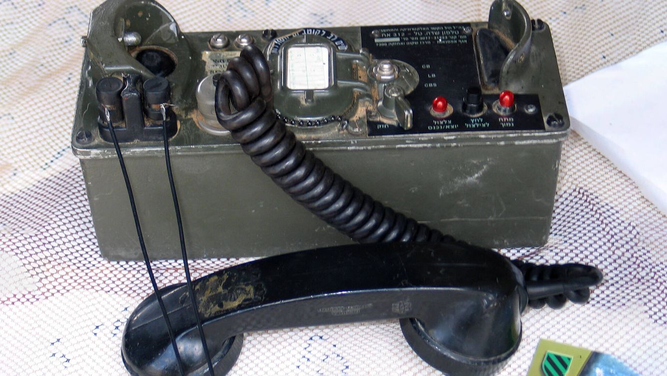Un teléfono de campaña TA-312. (Wikicommons/Bukvoed)