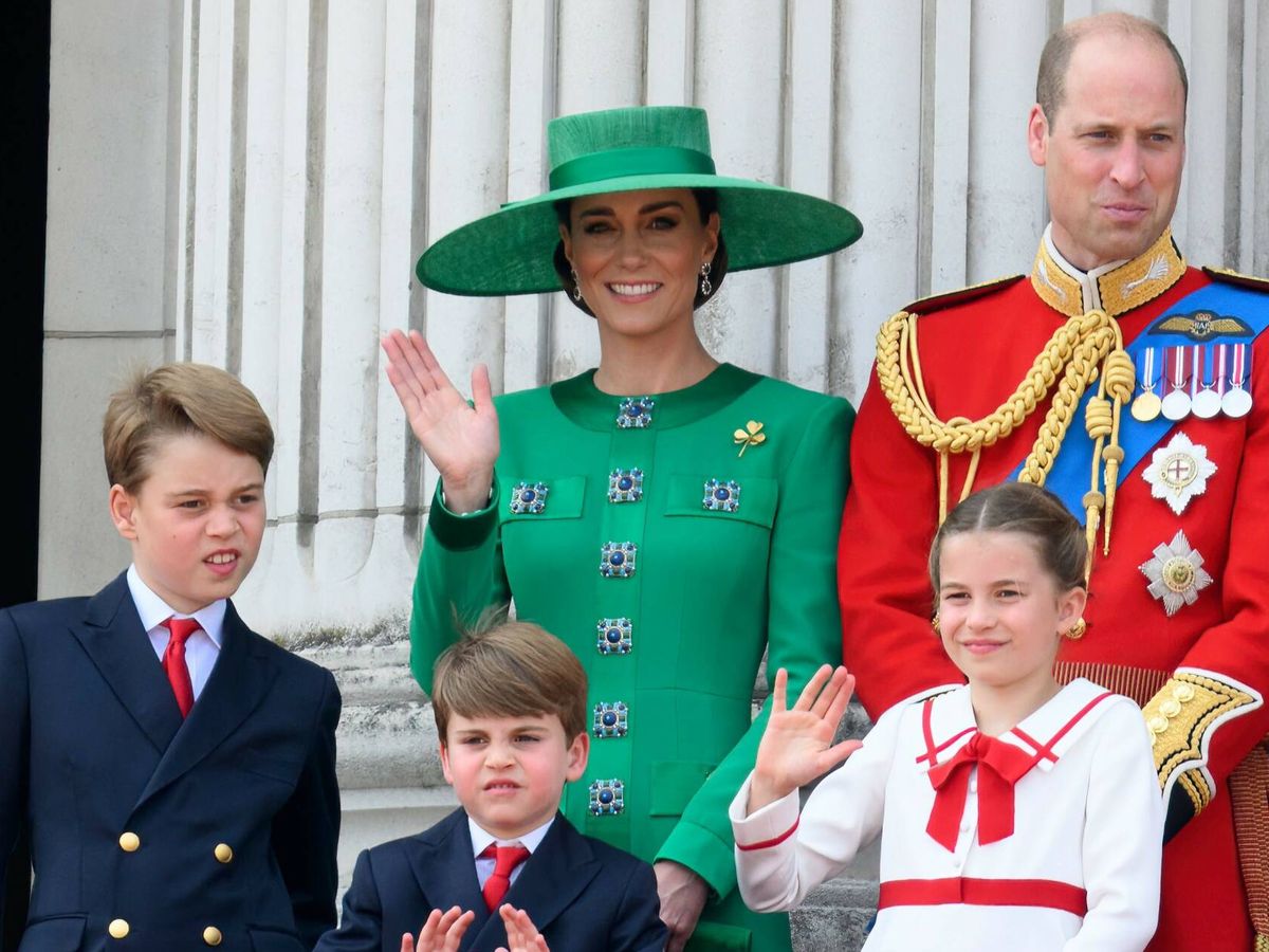 Foto: Los príncipes de Gales y sus hijos, en el 'Trooping the Colour' del año pasado. (Gtres)
