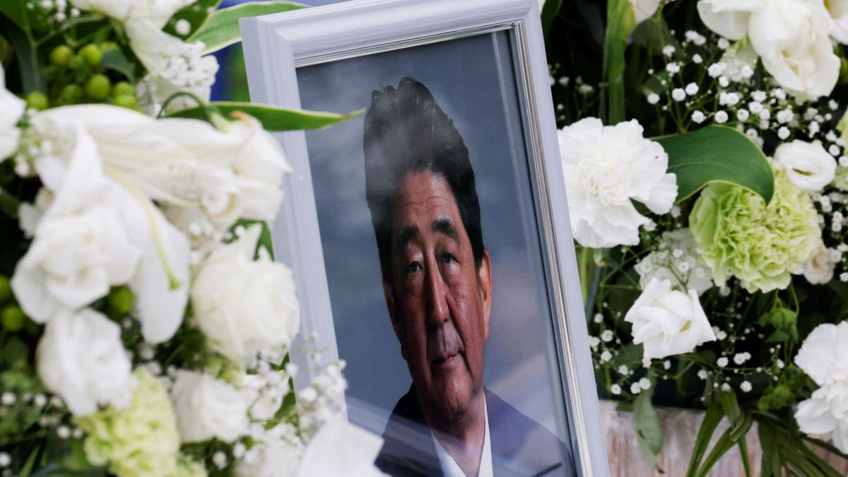 Dimite el director de la Policía de Japón por el asesinato de Shinzo Abe y admite "graves" fallos
