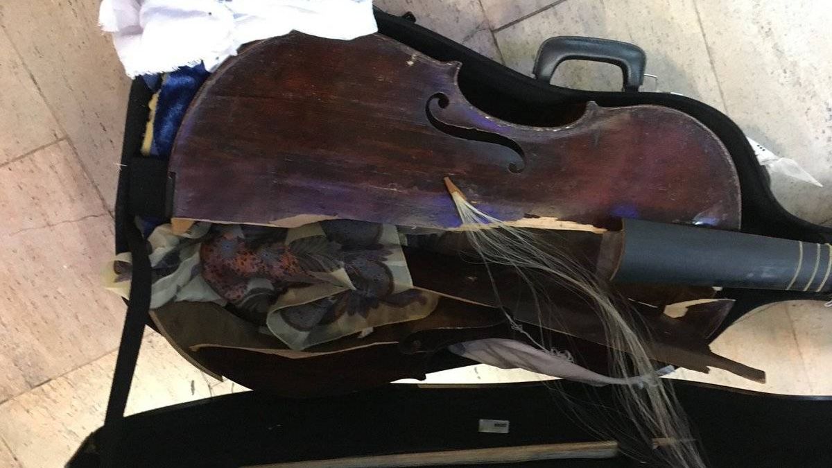 Destrozan una viola de 212.000 dólares del siglo XVII durante un vuelo