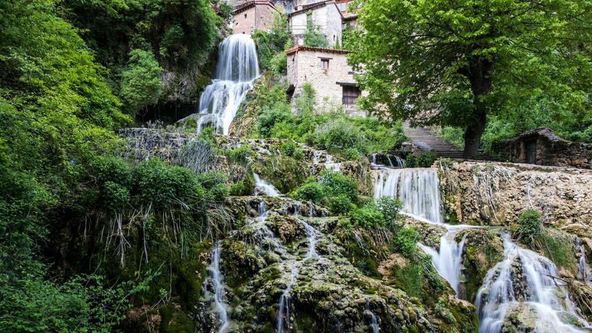 El pueblo cascada de Castilla y León perfecto para una escapada: de origen medieval y situado en un valle