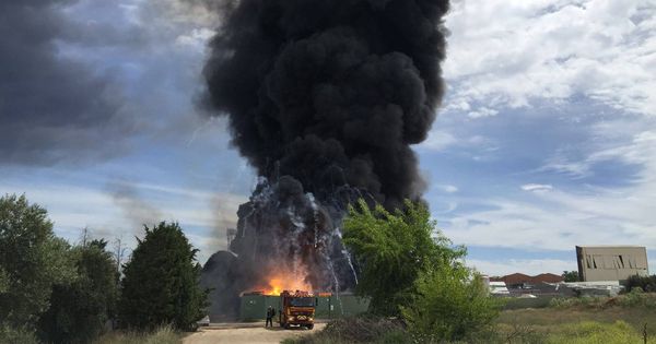 Foto: Imagen de la explosión en la fábrica de Arganda (FOTO: 112)