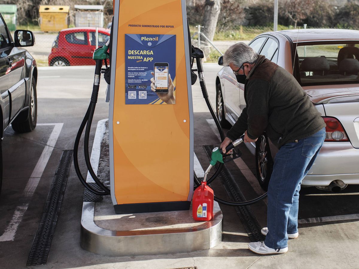 Foto: Gasolinera 'low cost'. (Alejandro Martínez Vélez)