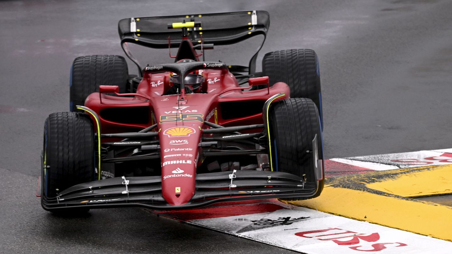 Carlos Sainz, en acción durante el Gran Premio de Mónaco. (EFE/Maurizio Brambatti)