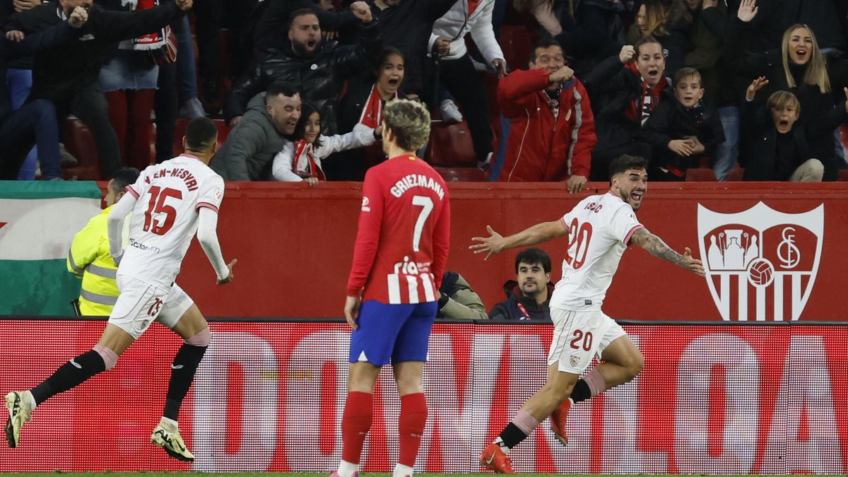 Isaac Romero aleja al Sevilla del descenso y alarga las dudas del Atlético de Madrid (1-0)