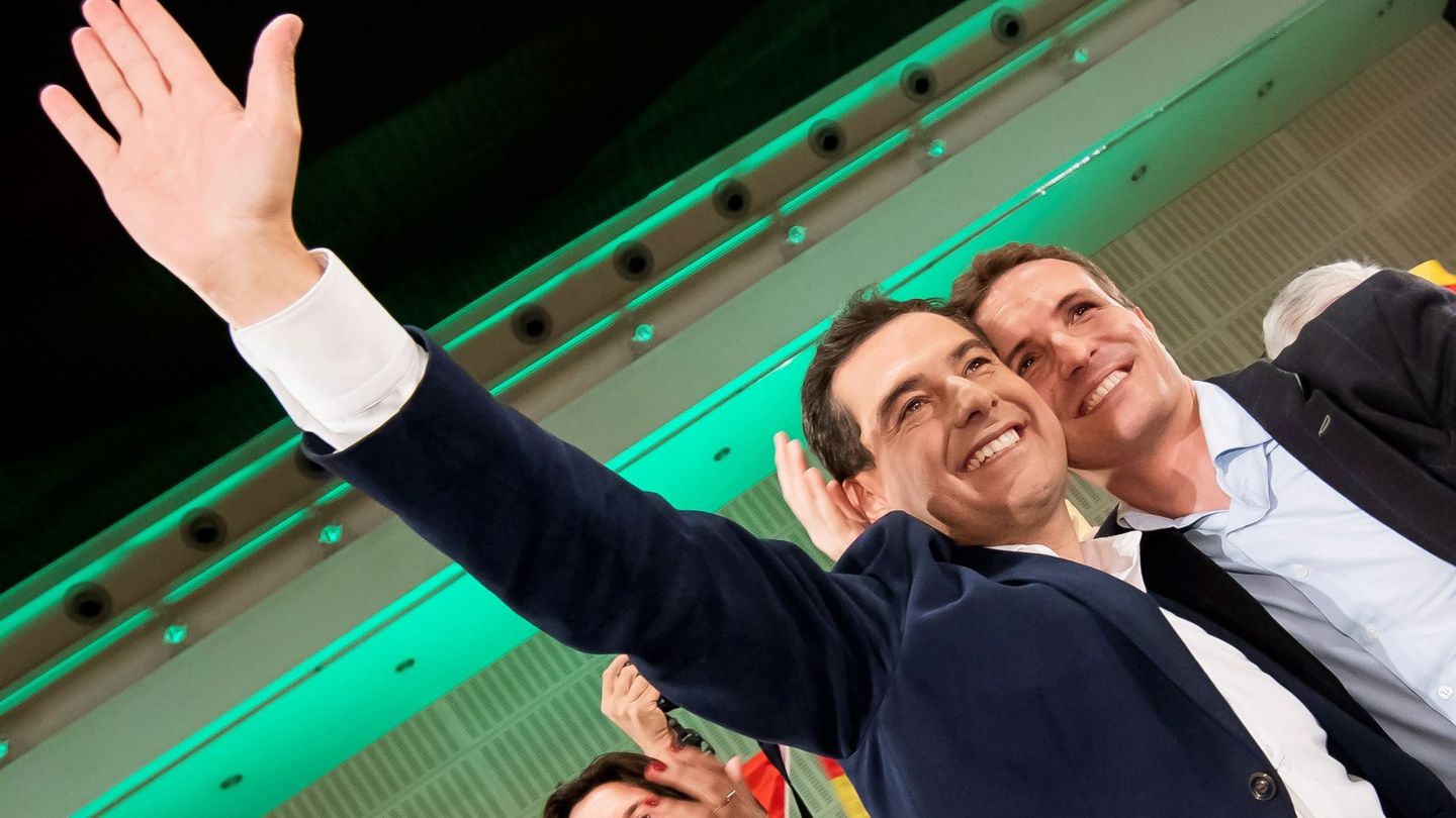 El candidato del Partido Popular a la presidencia de la Junta, Juanma Moreno (i). (EFE)