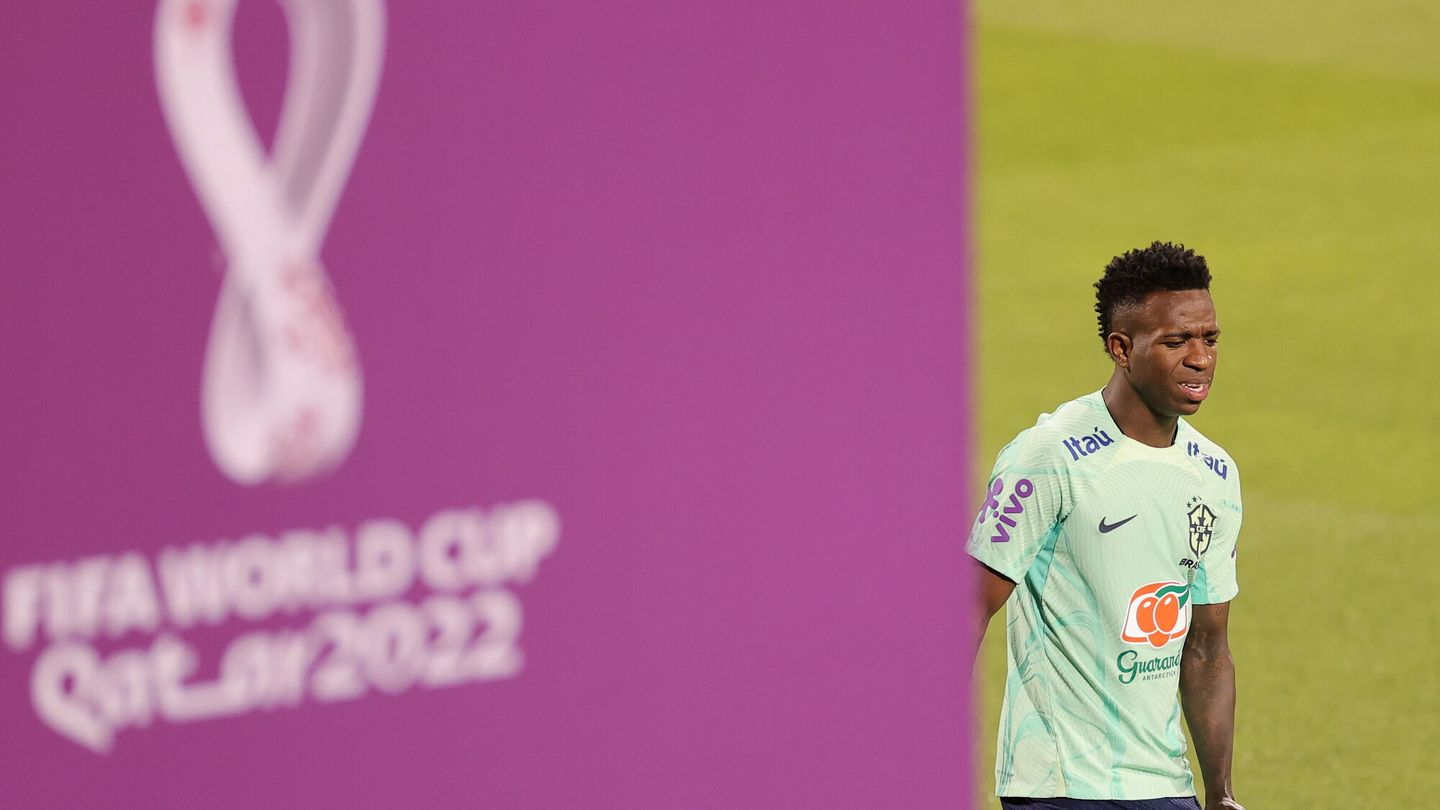 Vinicius durante un entrenamiento de la selección brasileña en Qatar.