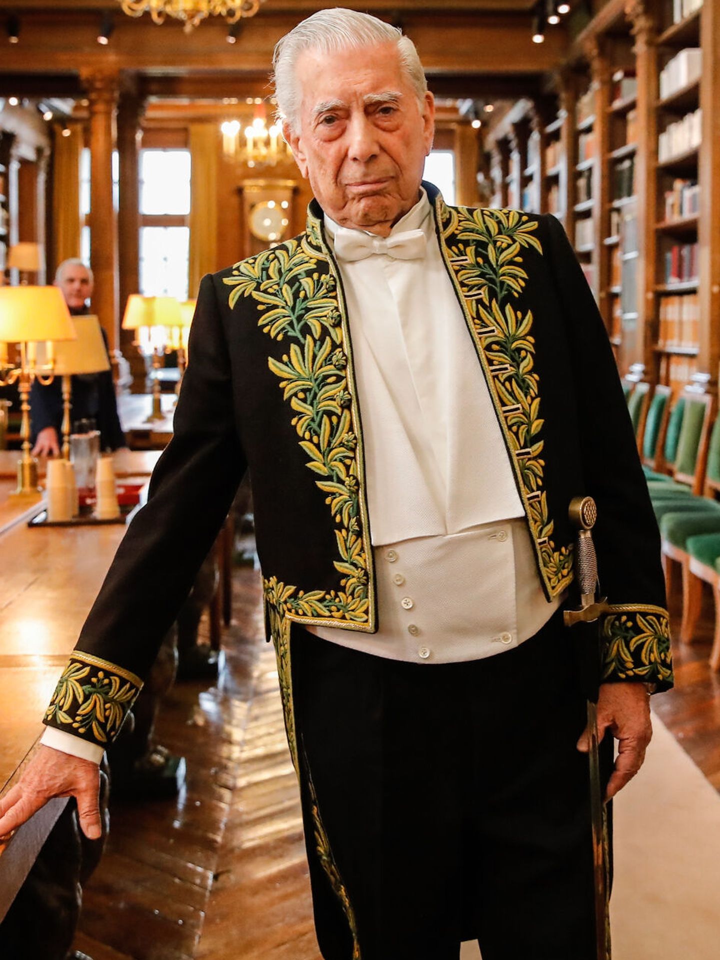 Mario Vargas Llosa, en la Academia Francesa. (EFE/Teresa Suárez) 