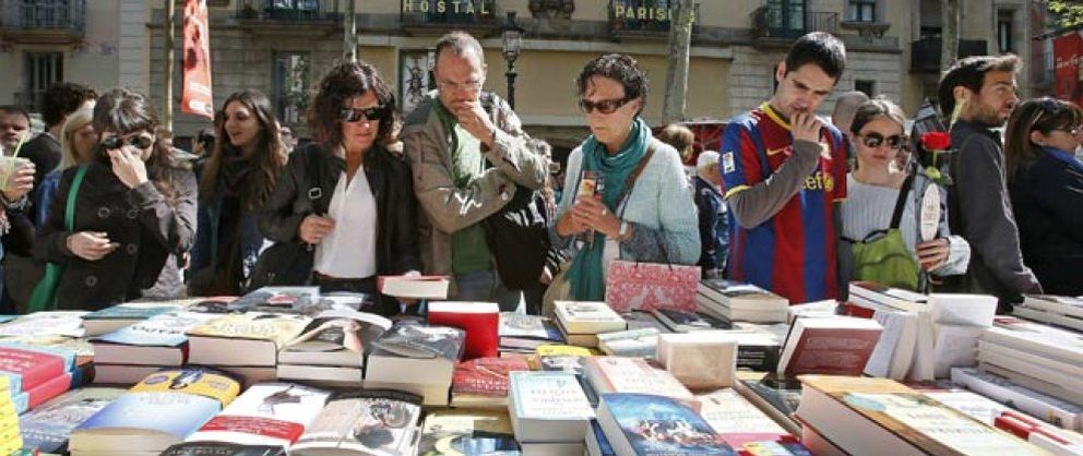 Foto: Sánchez Piñol y Albert Espinosa, los autores más vendidos en Sant Jordi