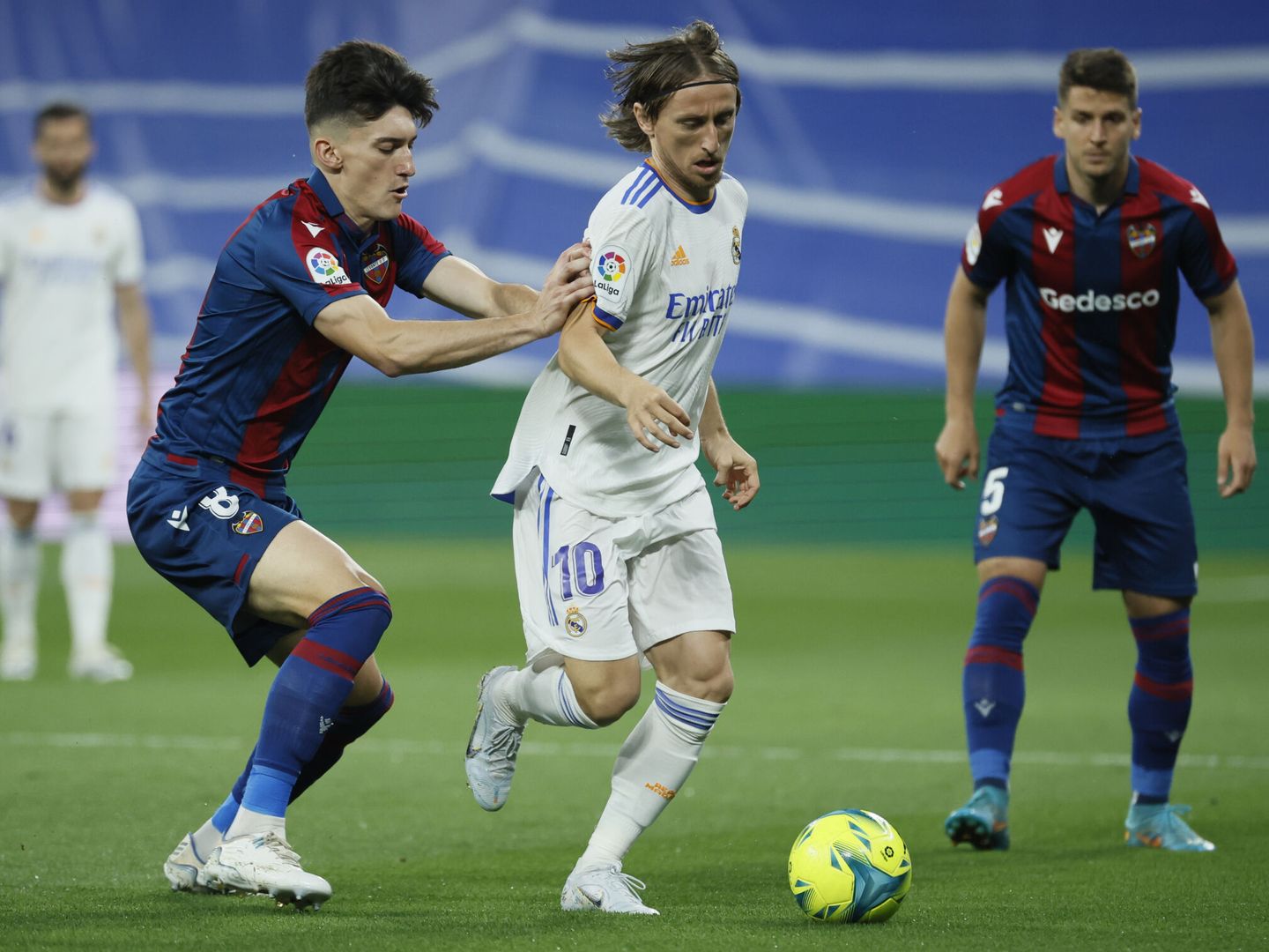 Luka Modric en el partido contra el Levante. (EFE/Ballesteros)