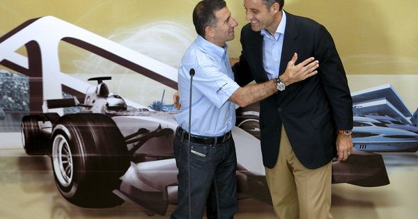 Foto: Jorge Martínez Aspar y Francisco Camps, cuando estaban de estreno con la Fórmula 1 de Valencia. (EFE)