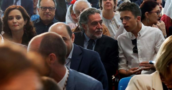 Foto: Los candidatos del PSOE y Más Madrid a ayuntamiento y comunidad, Pepu Hernández e Íñigo Errejón, en San Isidro. (EFE)