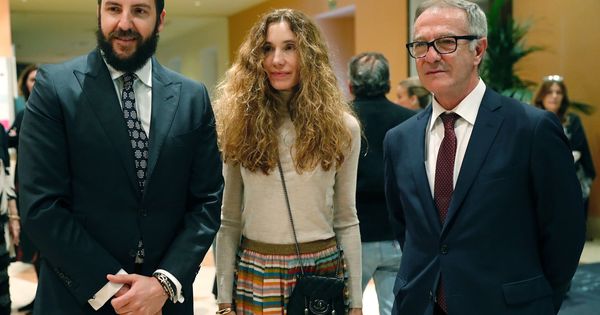Foto: El ministro de Cultura, José Guirao (d), junto al empresario Borja Thyssen (i) y su mujer Blanca Cuesta. (EFE)