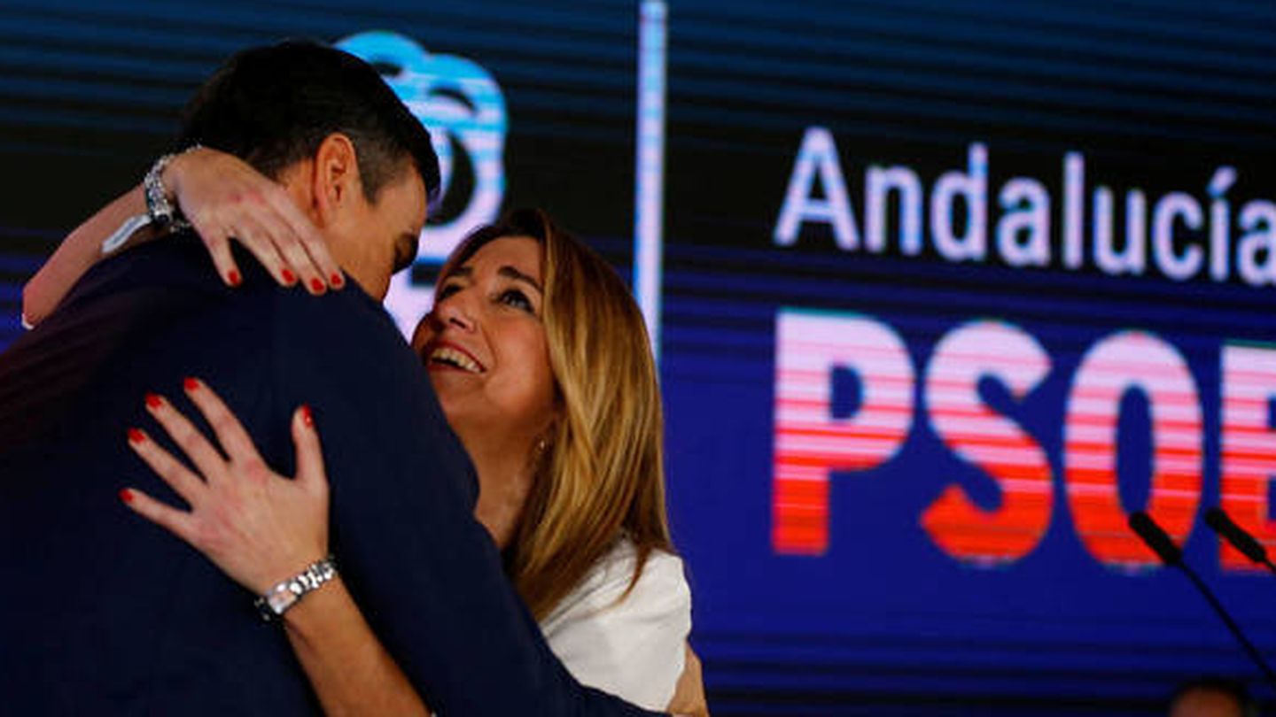 Pedro Sánchez abraza a Susana Díaz. (Reuters)