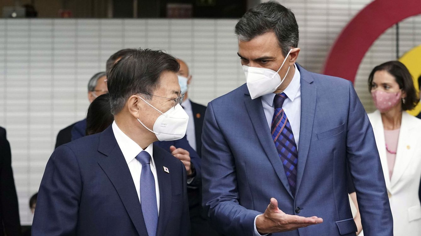 Foto: El presidente de España recibe a su homólogo surcoreano, Moon Jae-in. (EFE)