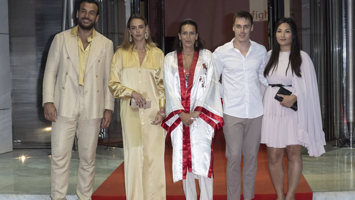 ABBA, un batín y dos yernos: la fiesta de Estefanía de Mónaco por su causa favorita