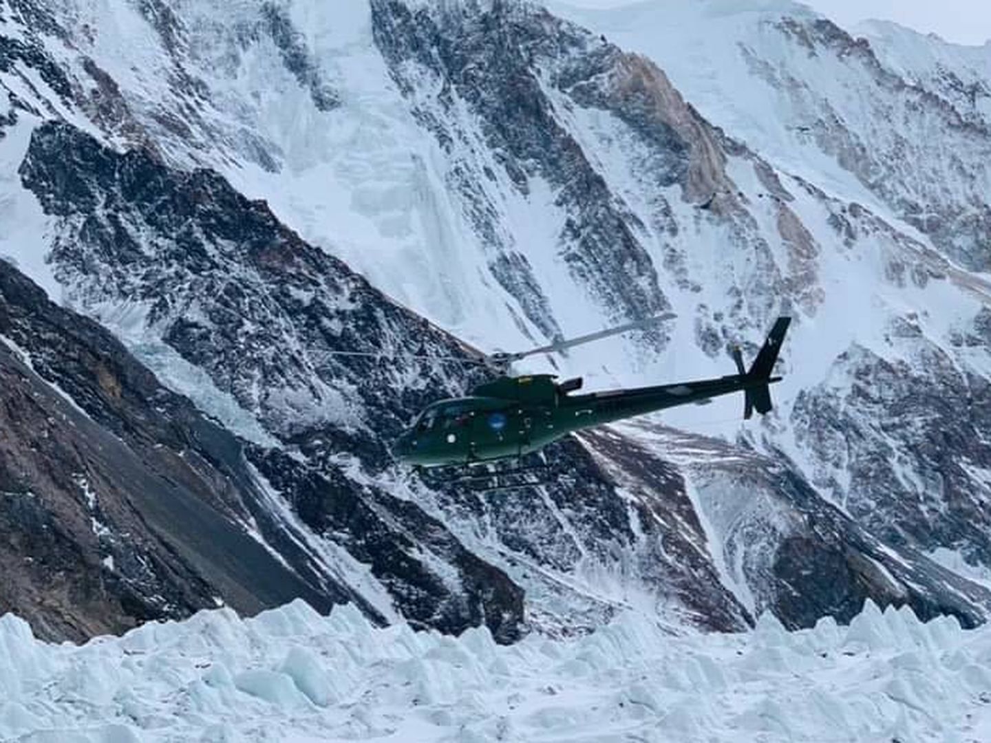 Helicóptero de rescate en el K2.