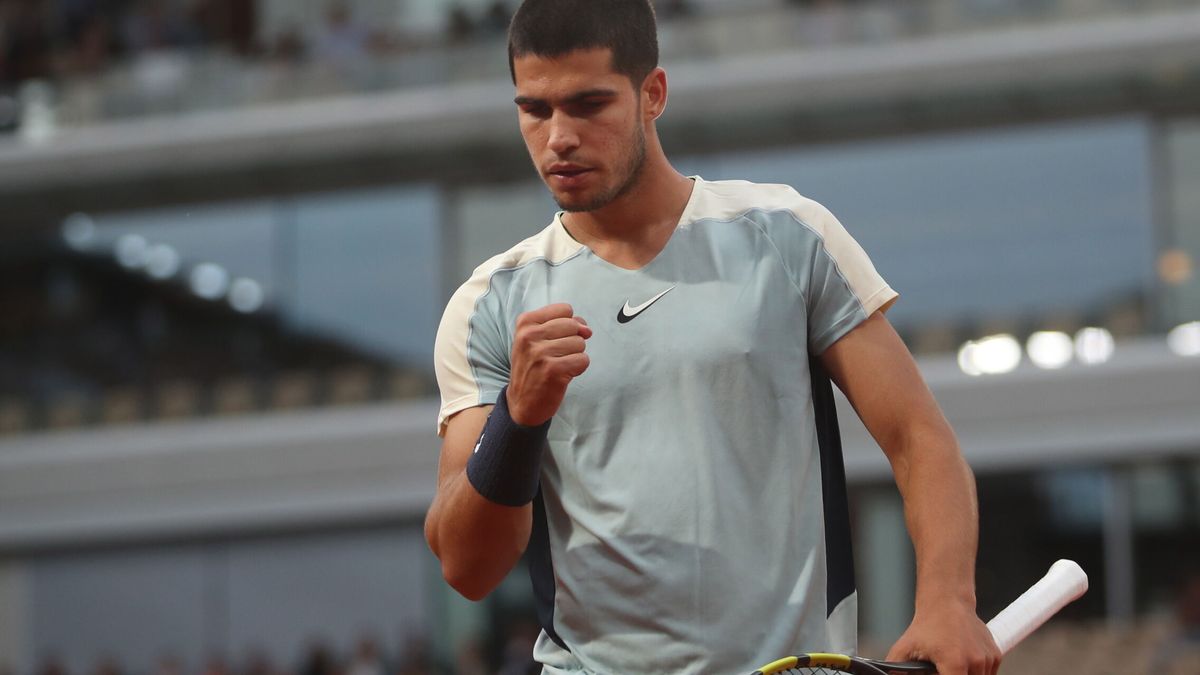 Alcaraz 'aterriza' a lo grande en Roland Garros: brilla para acabar con Londero por la vía rápida
