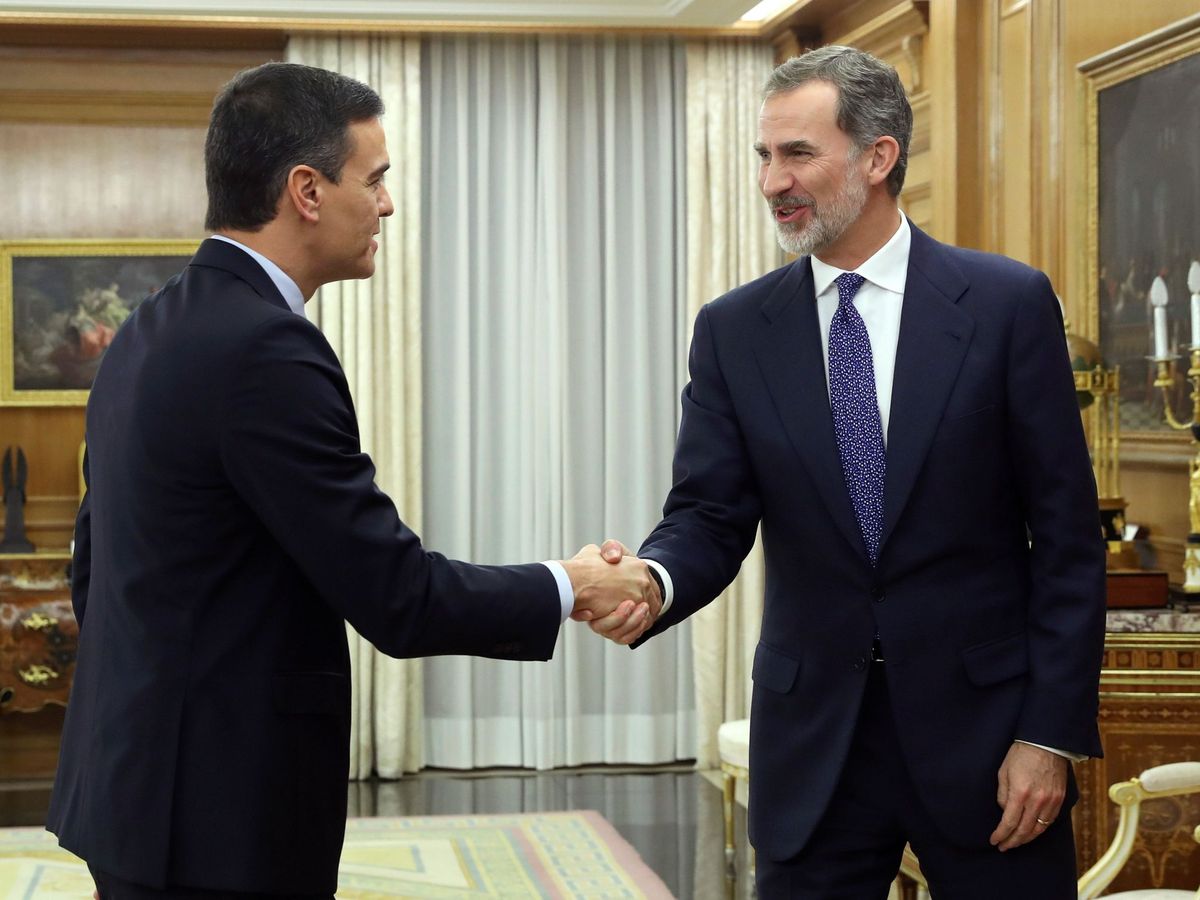 Foto: Felipe VI recibe en audiencia al secretario general del PSOE y presidente del Gobierno en funciones, Pedro Sánchez. (EFE)