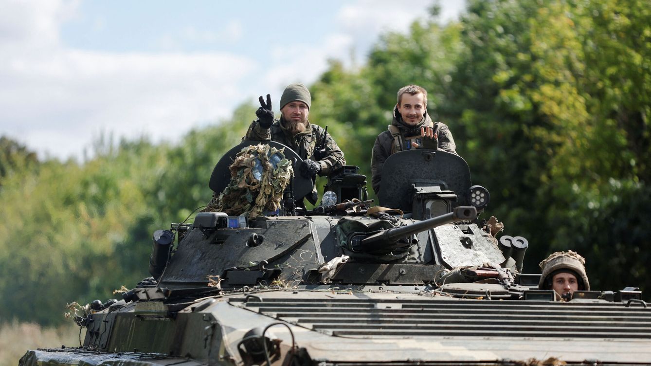 Foto: Soldados ucranianos, cerca de la localidad de Bakhmut, en la región de Donetsk. (Reuters)