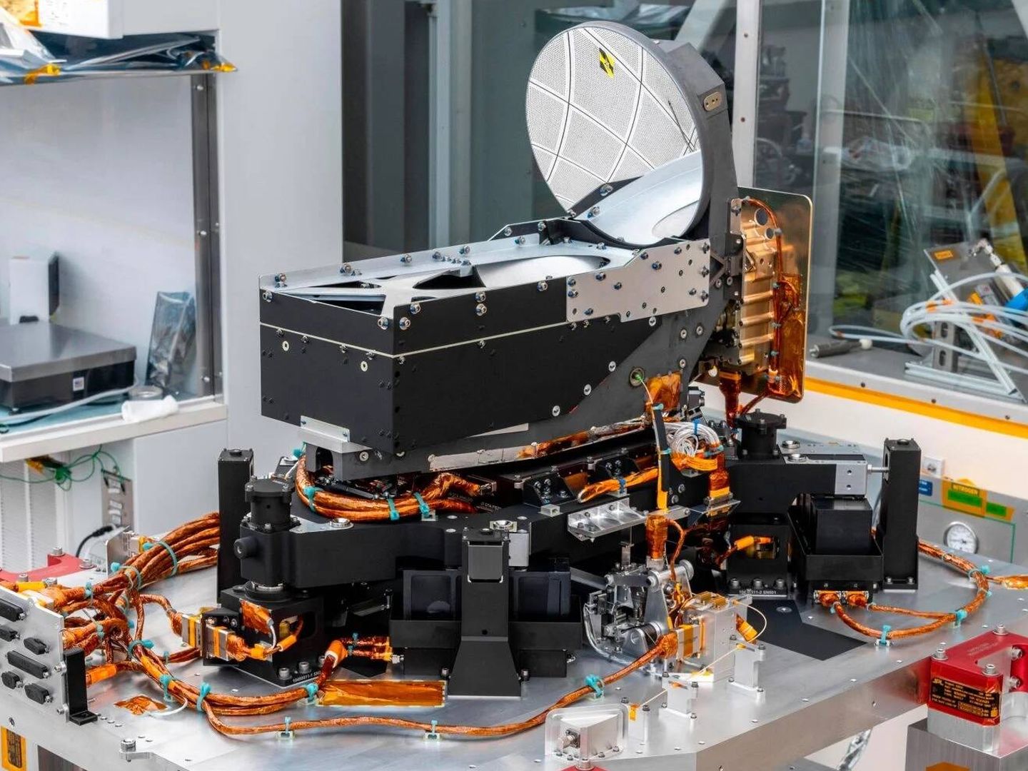 El transceptor láser de vuelo de la demostración tecnológica Deep Space Optical Communications. (JPL)