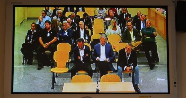 Foto: Los acusados escuchan los informes finales del juicio de Gürtel. (EFE)